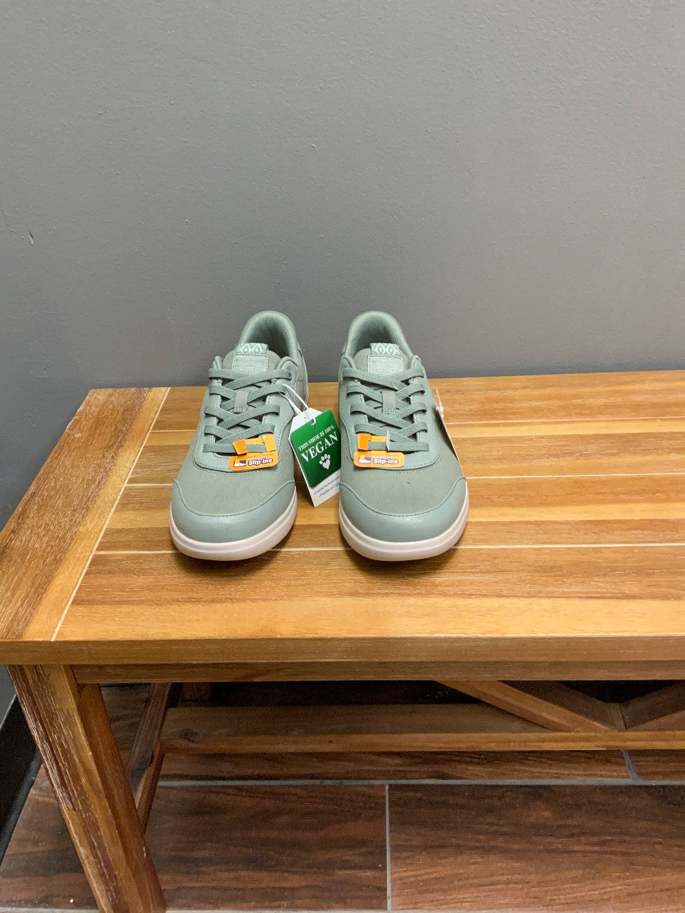 NEW Bobs Skechers Slip Ons Sz. 9.5